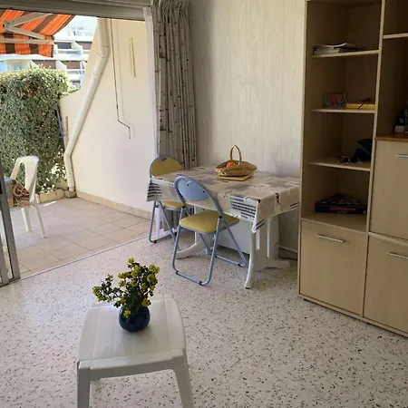 Moderne Avec Terrasse Près De La Et Du Port, Parking Sécurisé, Idéal 2-4 Personnes. - Fr-1-731-59